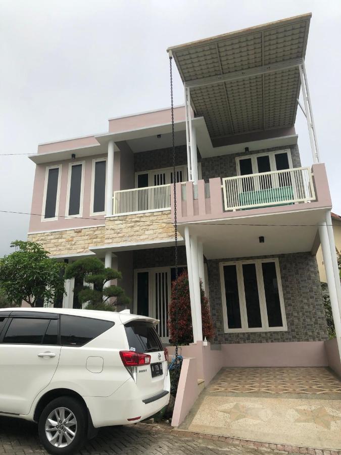 Villa Kusuma Hill A8 Batu  Exterior foto
